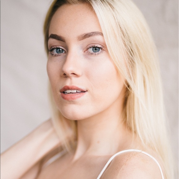 Profile Picture of Taylor Boyd (@taylorreneeboyd) on Poshmark