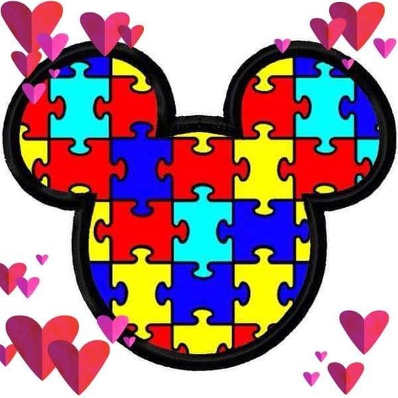 Profile Picture of Lucia Tavener (@luciatavener) on Poshmark