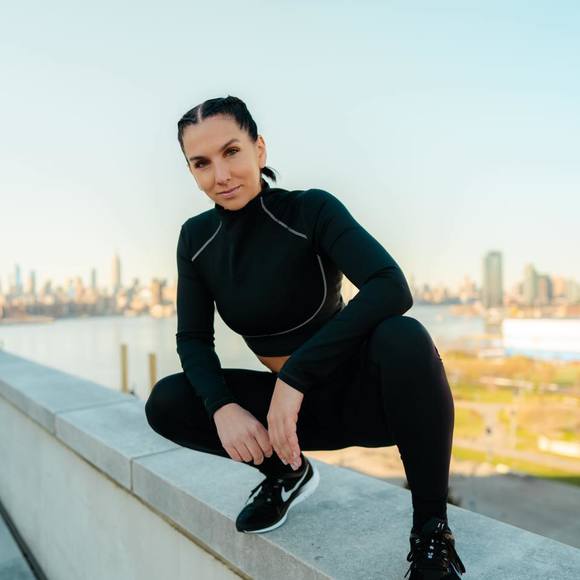 Profile Picture of Alexa Javens (@ajave008) on Poshmark
