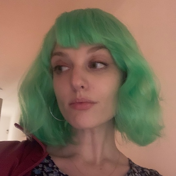 Profile Picture of Julienne Bajusz (@julienneebajusz) on Poshmark