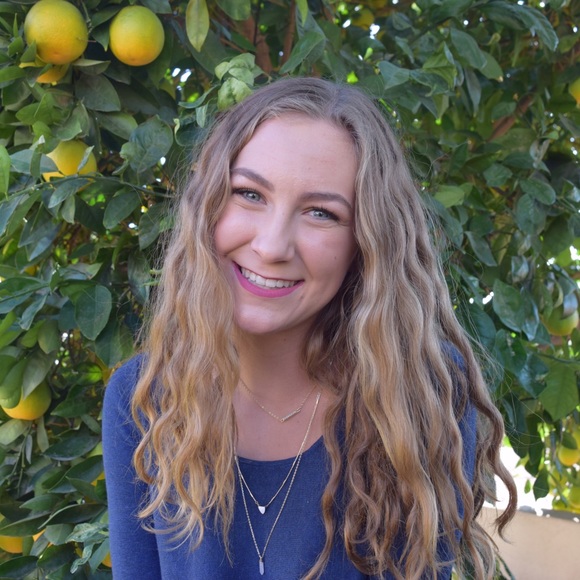 Profile Picture of Megan Burnside (@meganburnside) on Poshmark