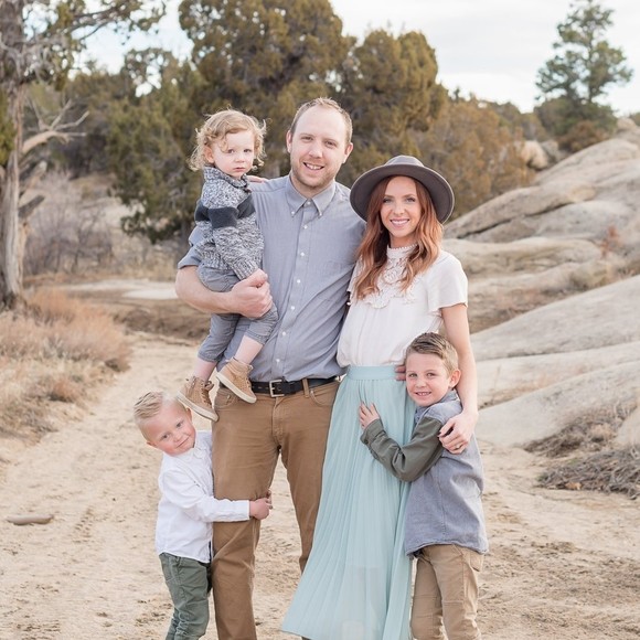 Profile Picture of Katie Warby (@katiewarby) on Poshmark