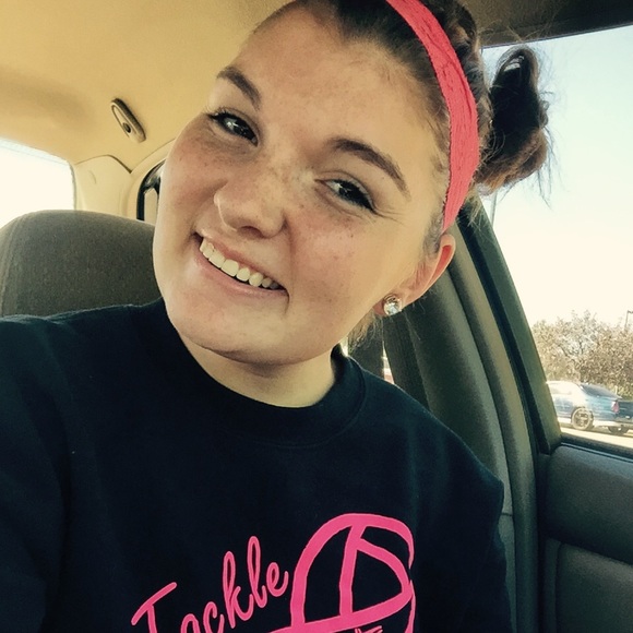 Profile Picture of Haley Higgins (@hayhig78) on Poshmark