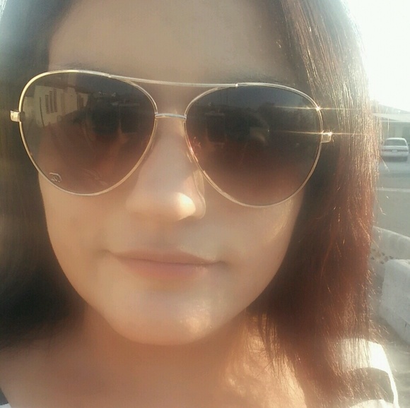 Profile Picture of Monique Campos (@herediacampos) on Poshmark