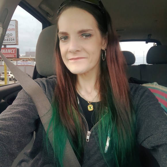 Profile Picture of Sam Farrington (@lkmommy1814) on Poshmark