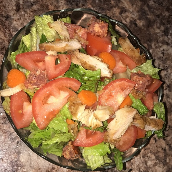 Profile Picture of Rawda Rawda (@rawda_943) on Poshmark