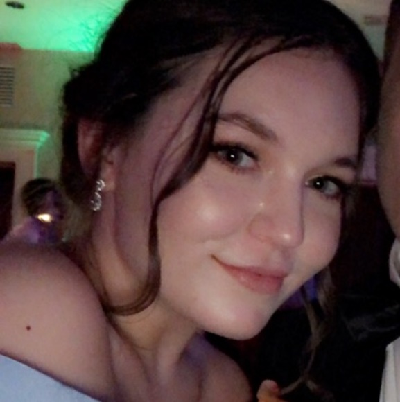 Profile Picture of Alexandra Poersch (@apoersch) on Poshmark