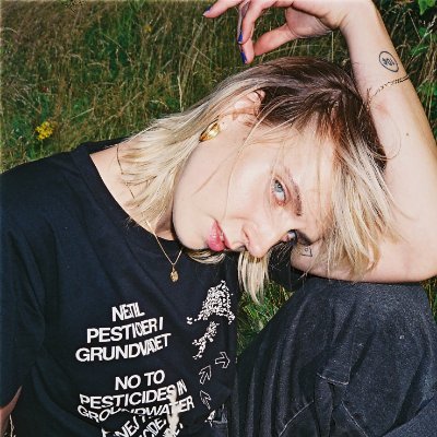 Profile Picture of MØ ∞ (@MOMOMOYOUTH) on Twitter
