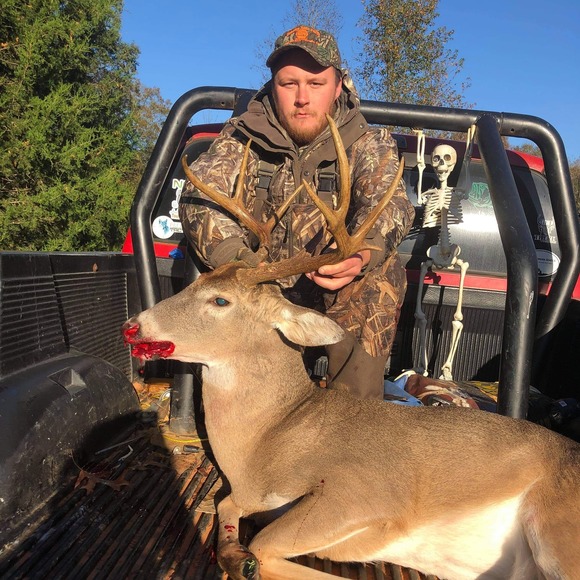 Profile Picture of Cota Joe (@cotajoe) on Poshmark