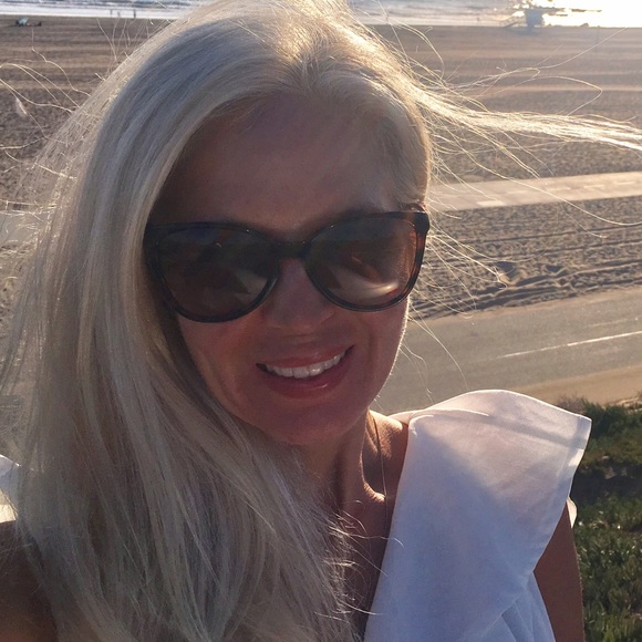 Profile Picture of Carrie Mattis (@clm822) on Poshmark