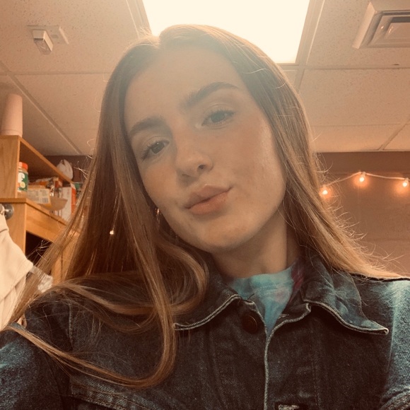 Profile Picture of Paige Herbert (@pcherb) on Poshmark
