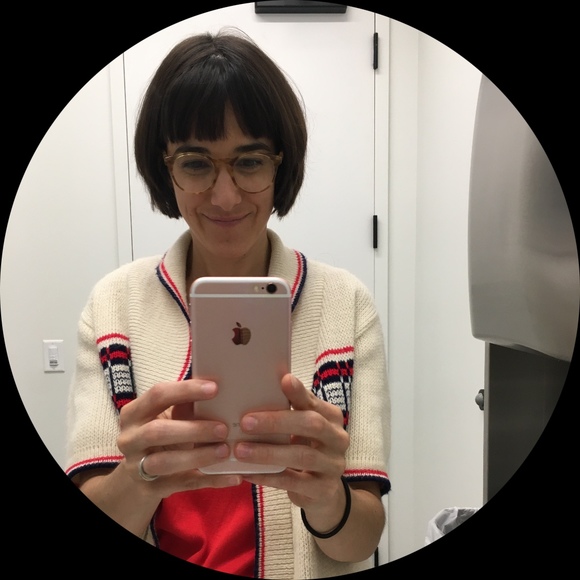 Profile Picture of Allison Ardire (@_dillydally) on Poshmark