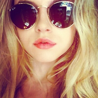 Profile Picture of Carly Simons (@carly_simons) on Twitter