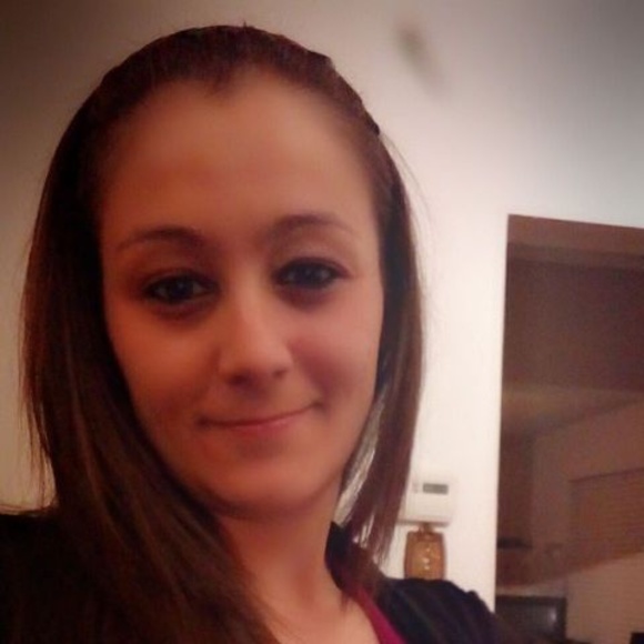 Profile Picture of Cynnie Boudreault (@minie_cyn) on Poshmark