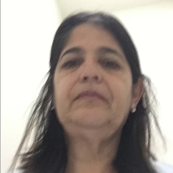 Profile Picture of Cleres Sorato (@cleres) on Poshmark
