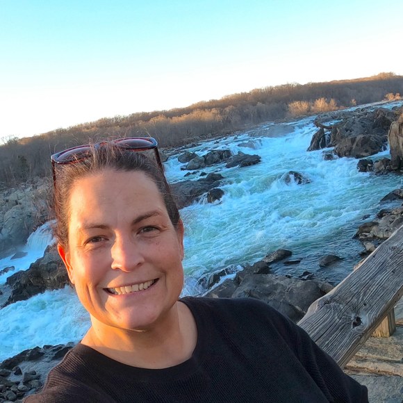 Profile Picture of Kim Bradley (@i2xblessed) on Poshmark