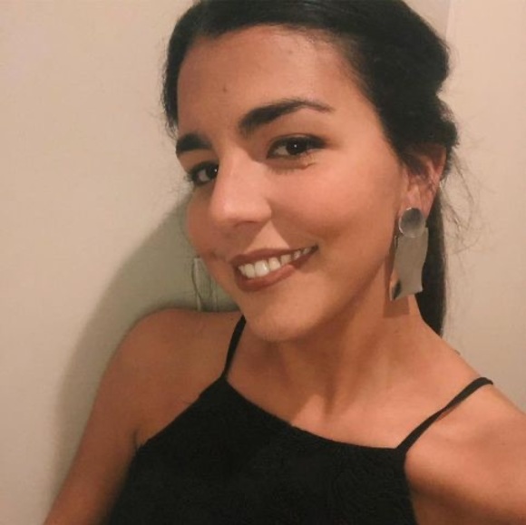 Profile Picture of Caro Aiassa (@caroaiassa95) on Poshmark