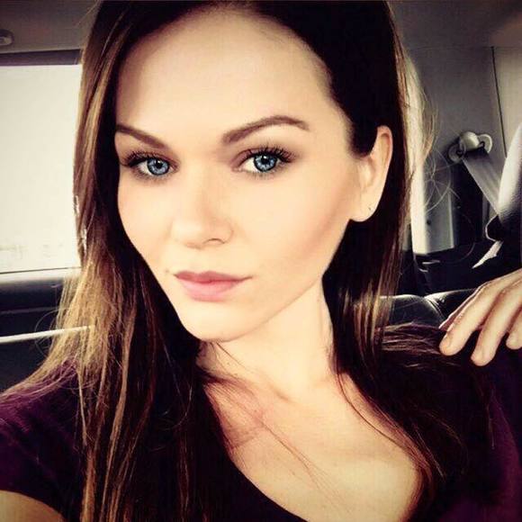 Profile Picture of Elena Redko (@elenaredd) on Poshmark