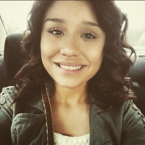 Profile Picture of Xochitl Sanchez (@xochitls12) on Poshmark