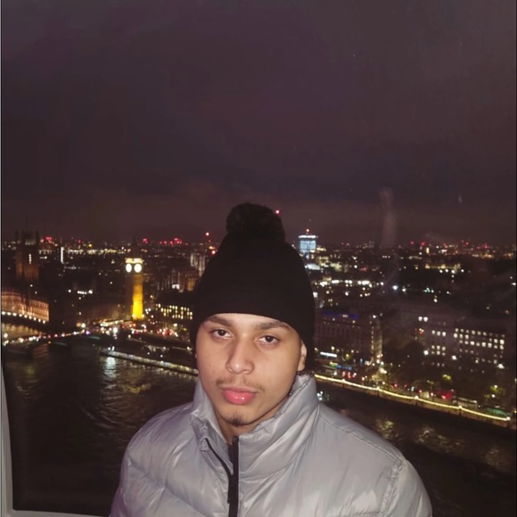 Profile Picture of Kenay Andrillon (@yampier0715) on Poshmark