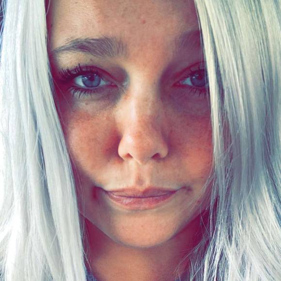 Profile Picture of Rebecca Neuling (@rebeccaneuling) on Poshmark