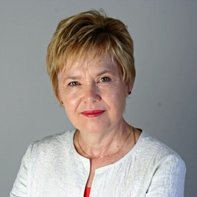 Profile Picture of Ruth Simoneon Twitter