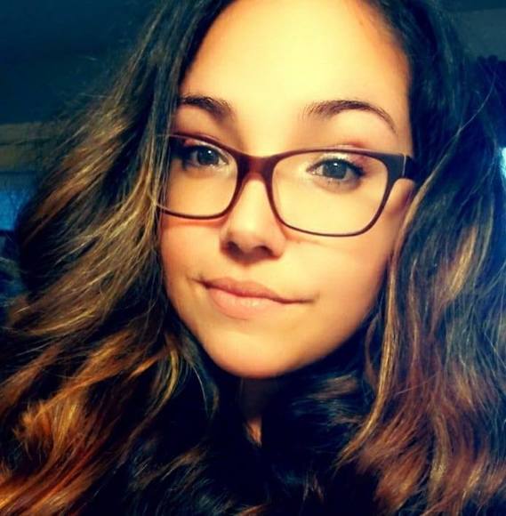 Profile Picture of Annie Muise (@anniemuise) on Poshmark