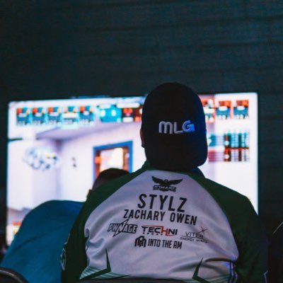 Profile Picture of Zachary Owen (@B3WR_Stylz) on Twitter