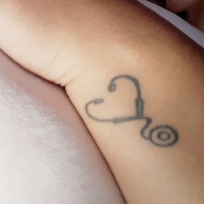 Profile Picture of Cynthia Valerio (@cynpauv) on Twitter