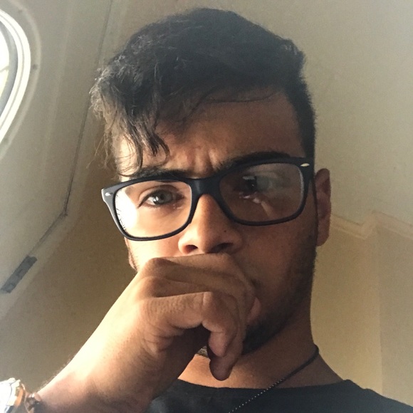 Profile Picture of William Diaz (@willie91298) on Poshmark
