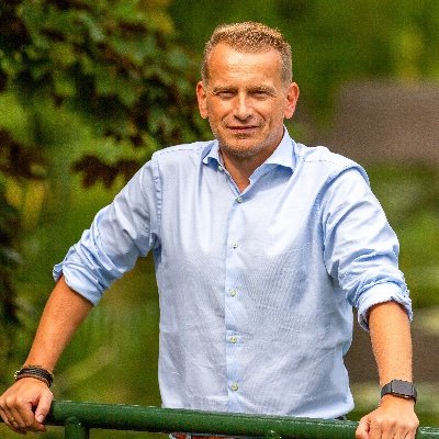 Profile Picture of Paul Vermeer (@PaulFarlake) on Twitter