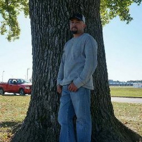 Profile Picture of Steven Singleton (@singletons128) on Poshmark