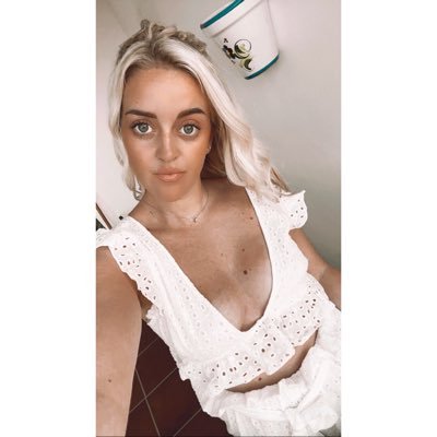 Profile Picture of Grace Sharp (@gracesharp95) on Twitter