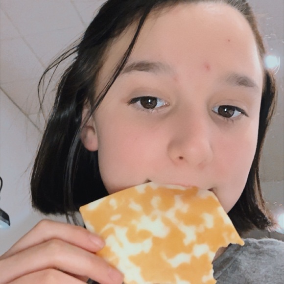 Profile Picture of Chloe Pedersen (@chloepederse882) on Poshmark