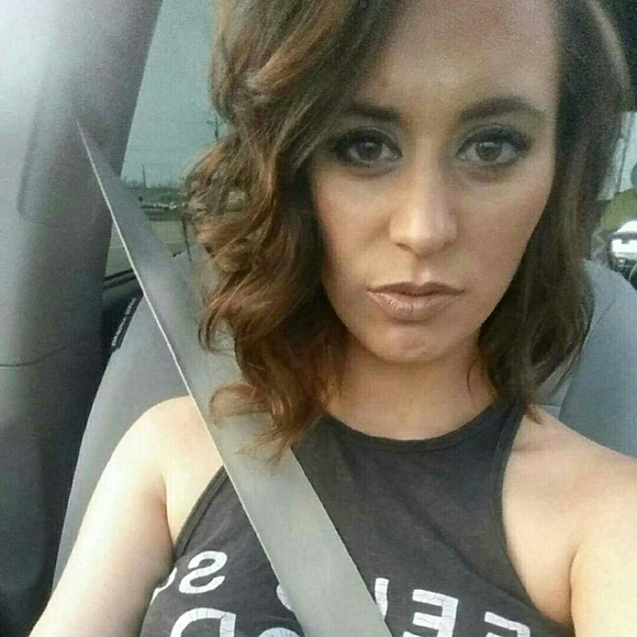 Profile Picture of Kara Hudson (@karakat08) on Poshmark