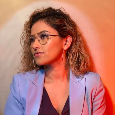 Profile Picture of Maria (@arevalo_srta) on Twitter