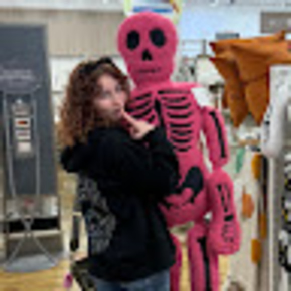 Profile Picture of Emery Puls (@emmym07) on Poshmark