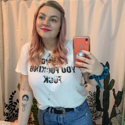 Profile Picture of ㄅɬ∑Vⅰ∑ ㎡∆∑ (@StevieMaeMae) on Twitter