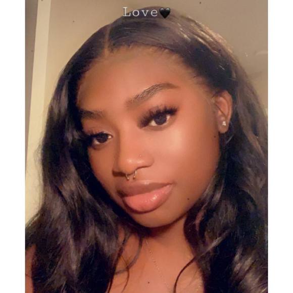 Profile Picture of Nyrique Hemingway (@cravemeny) on Poshmark