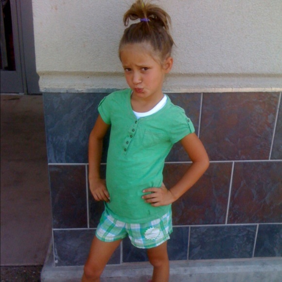 Profile Picture of Macie Gonzalez (@macegonzooo) on Poshmark