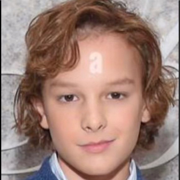 Profile Picture of Rebecca Knust (@robinbemylove) on Poshmark