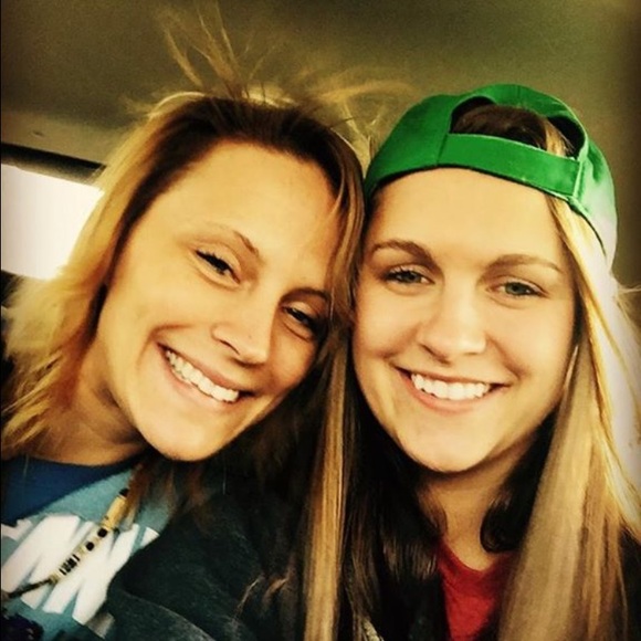 Profile Picture of Crystal Sammer (@cjsammer) on Poshmark