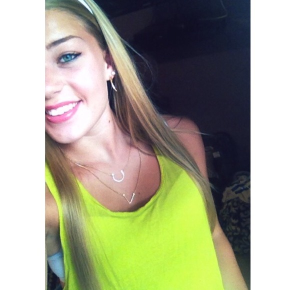 Profile Picture of Victoria Leach (@victorial19999) on Poshmark