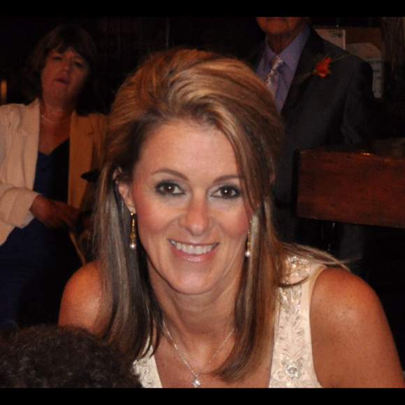 Profile Picture of Lori Rosenthal (@lorirose45) on Poshmark