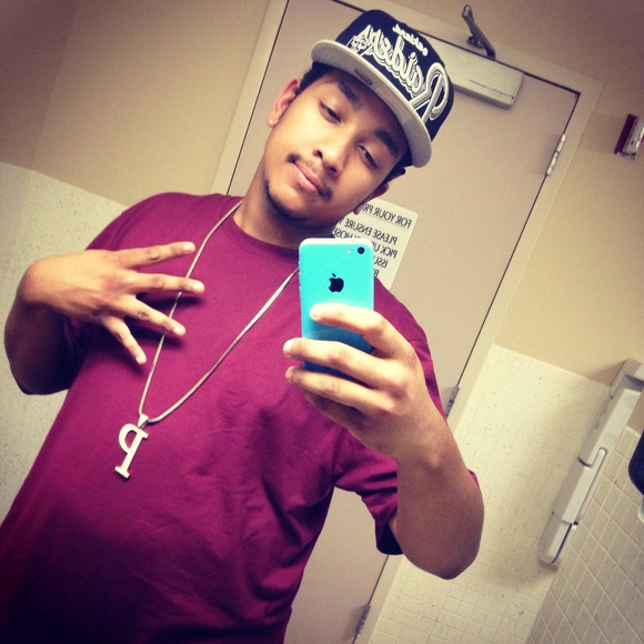 Caesar Baca - Poshmark Profile Picture of Caesar Baca (@carlitossvage) on Poshmark