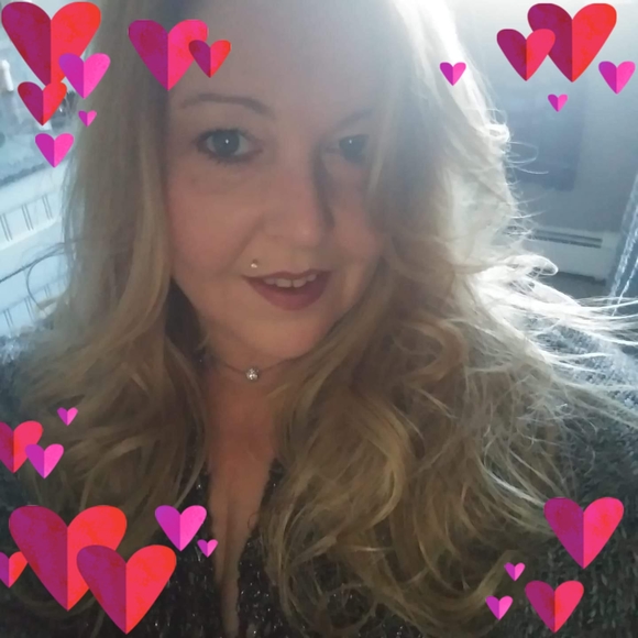 Profile Picture of Christina Dasilva (@christinad1018) on Poshmark