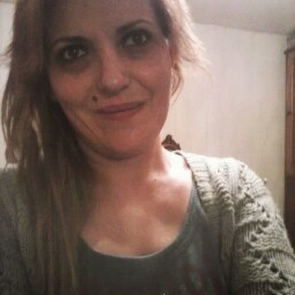 Profile Picture of Manola Pena (@manolapenapaz) on Poshmark