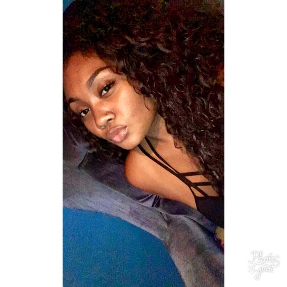 Profile Picture of Eylandriaa Parker (@mamalandie) on Poshmark