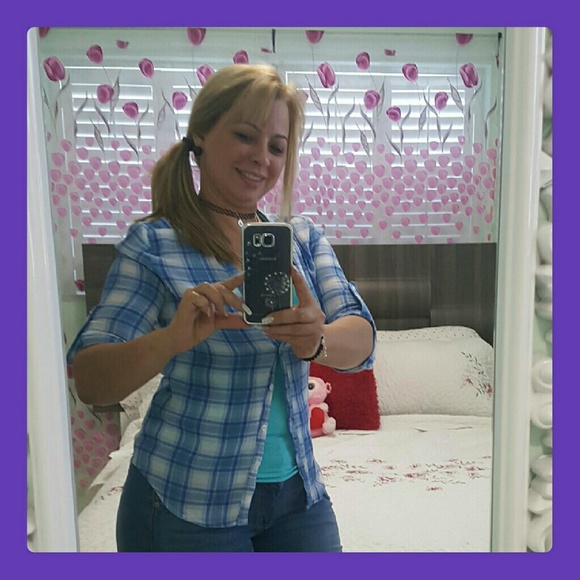 Profile Picture of Jacqueline Aleman (@jacqweline) on Poshmark