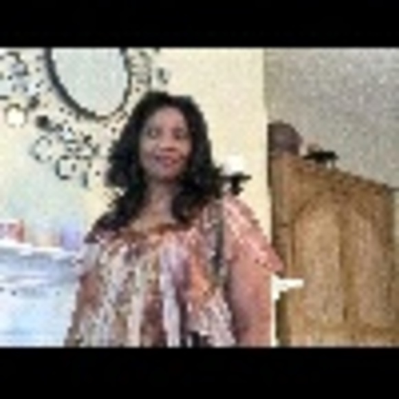 Profile Picture of Noel Wiley (@noelcoco) on Poshmark